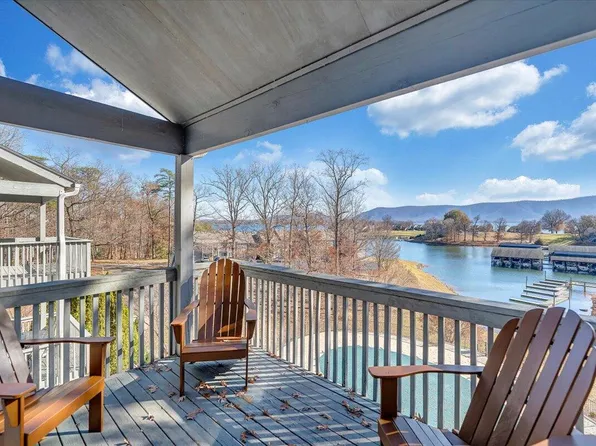 290 Sailors Cove Dr #409, Moneta, VA 24121