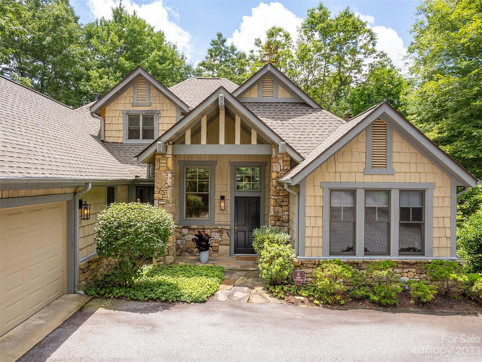 147 Bobby Jones Dr, Hendersonville, NC 28739 Zillow
