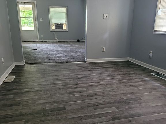 2nd image of 2926 Forest Manor Ave