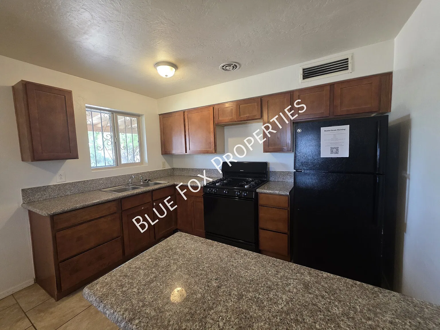 3807 E Dover Stravenue — Photo 2