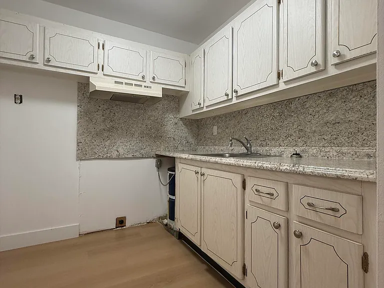 63 Norwich E #C — Photo 7