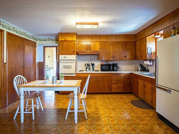 5th image of 2121 Chouteau Ave