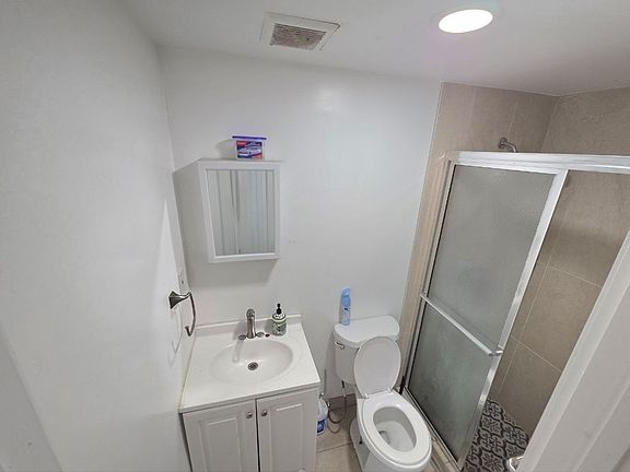 4th image of 42656 Charleston Way