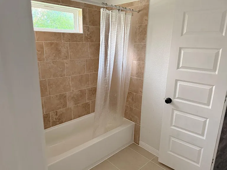 2312 Ross St — Photo 8