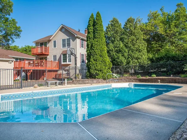 38 Maple Ave, Westwood, NJ 07675