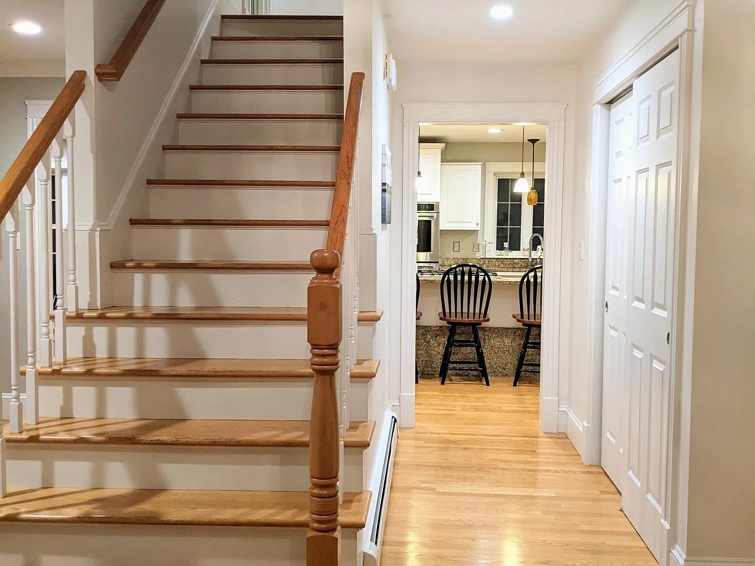 4 bed, 2.5 bath, 2813 sqft, $3,500 — Photo 4