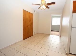 284 Moon Clinton Rd APT 15, Coraopolis, PA 15108