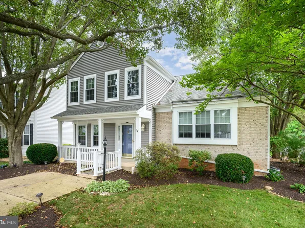 67 McPherson Cir, Sterling, VA 20165