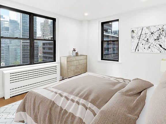 4th image of 155 E 47th St APT 8F