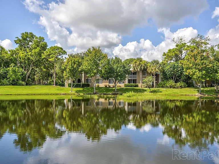 Heritage Cove — Photo 17