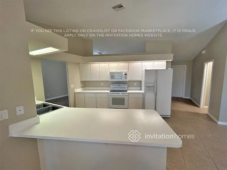 619 SE 18th St — Photo 5