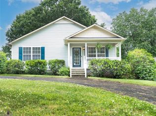 2254 Cherokee Ln, Winston Salem, NC 27103