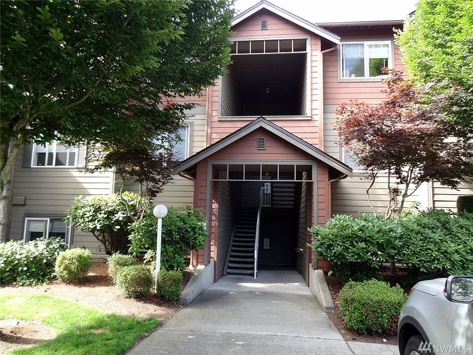 1st image of 10825 SE 200th St #103