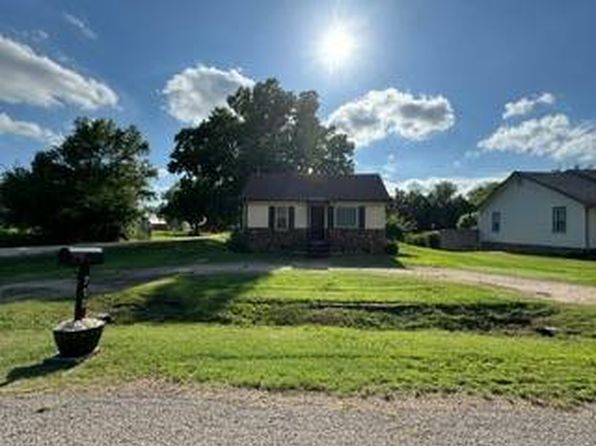 715 Choctaw Ave, Dacoma, OK 73731