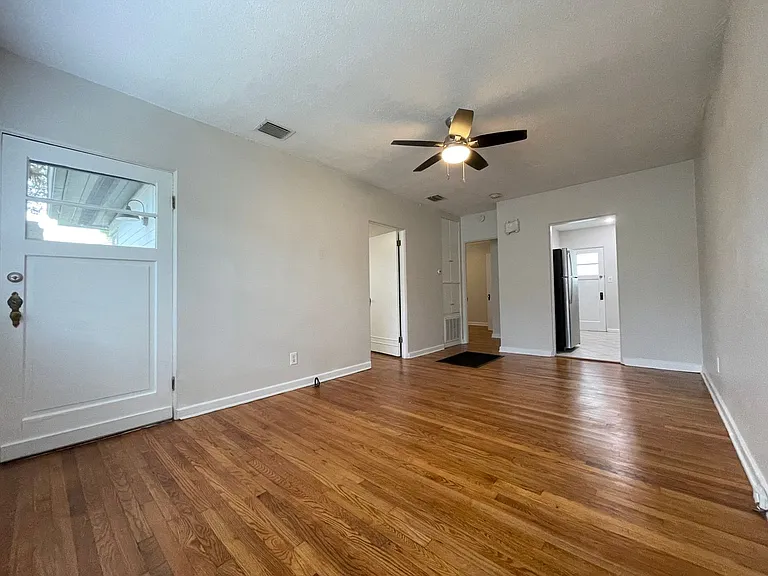 730-732 N Highland Ave — Photo 23