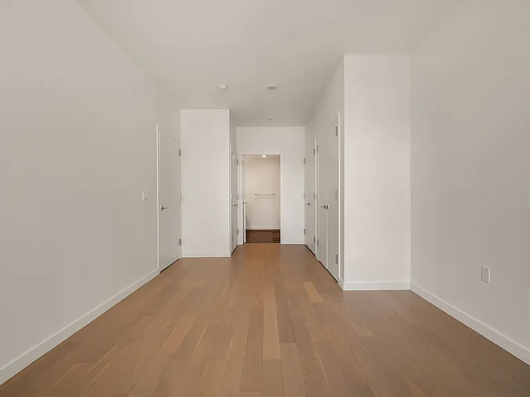 7 South Highland — Photo 16
