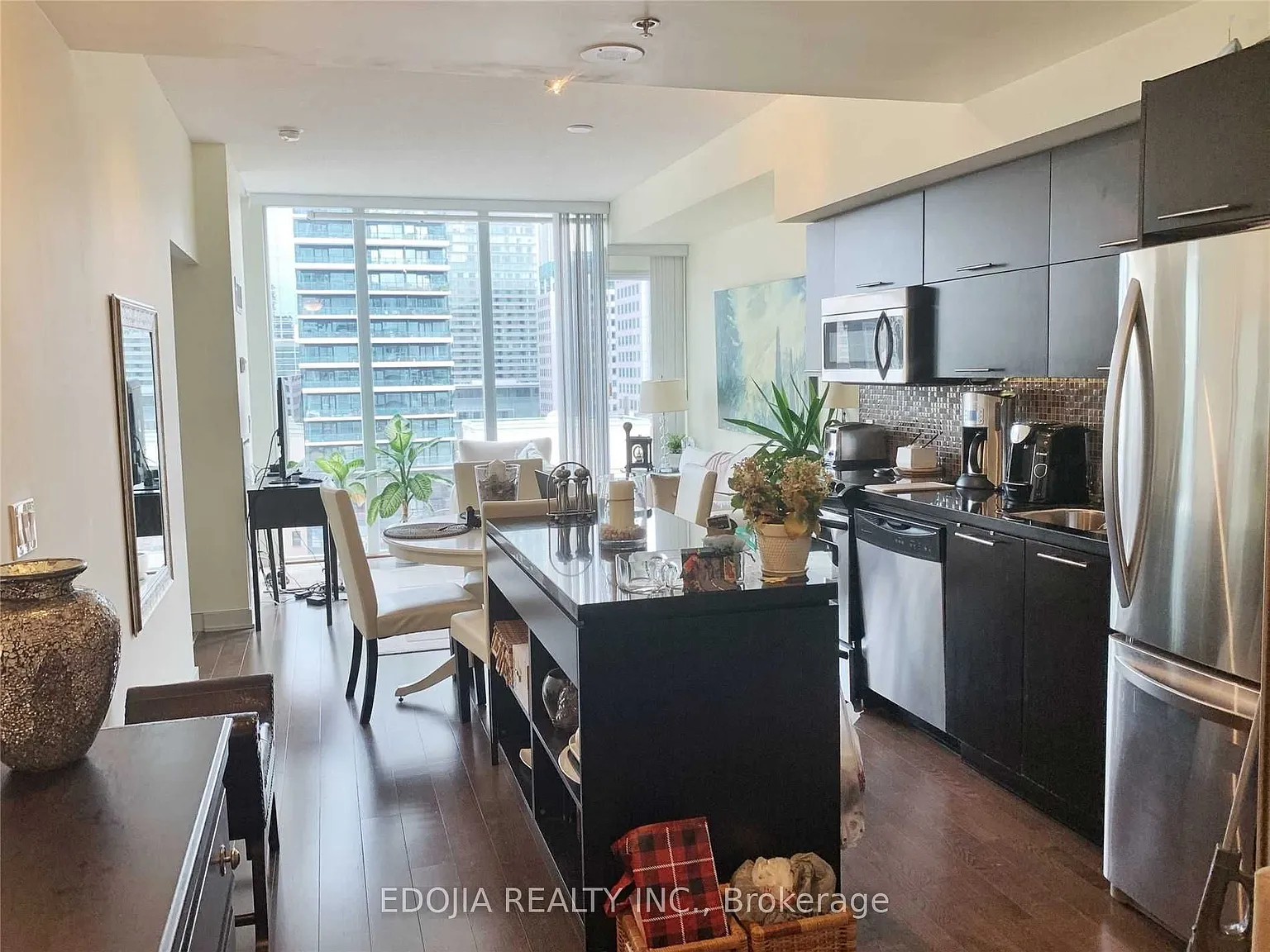 2 bed, $3,000 — Photo 2