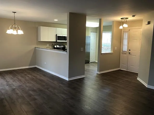 2142 Orchard Ln — Photo 5
