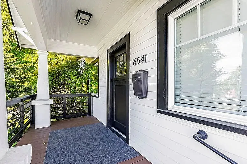 3 bed, 2300 sqft, $2,950 — Photo 3