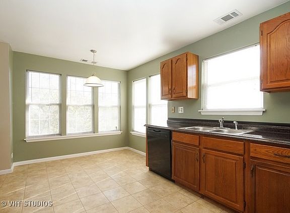 3rd image of 1974 Quaker Hollow Ln