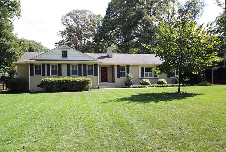 1st image of 3131 Darnley Dr
