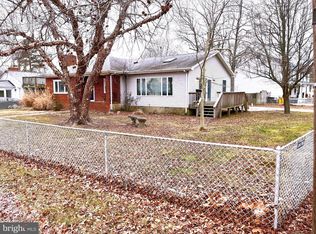 5232 Al Jones Dr, Shady Side, MD 20764