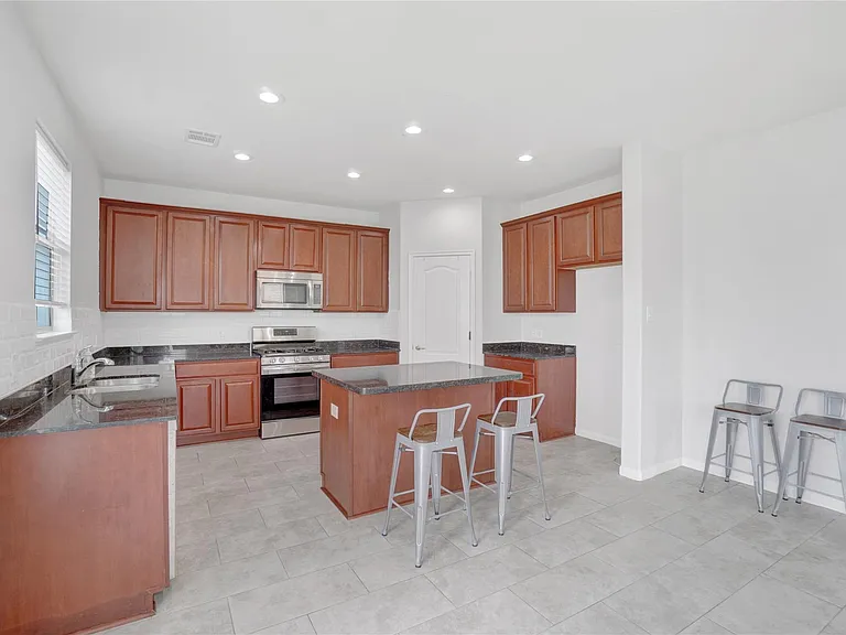 10514 Kentington Oak Dr — Photo 18