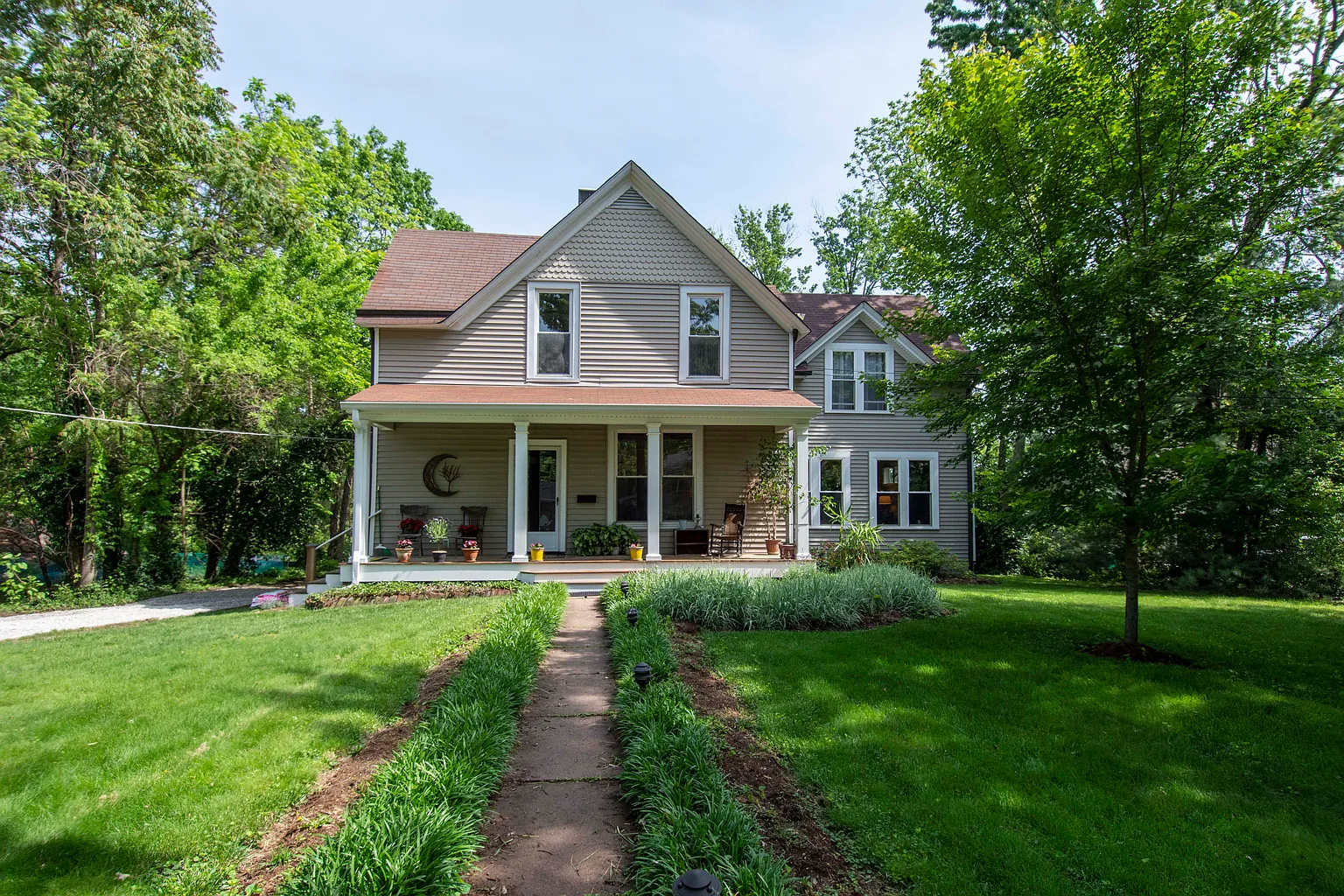 465 Bacon Ave photo 1