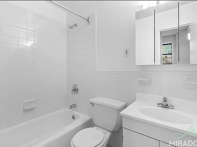 132 E 45th St #10A — Photo 5