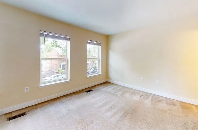 720 Barnes St NE — Photo 28
