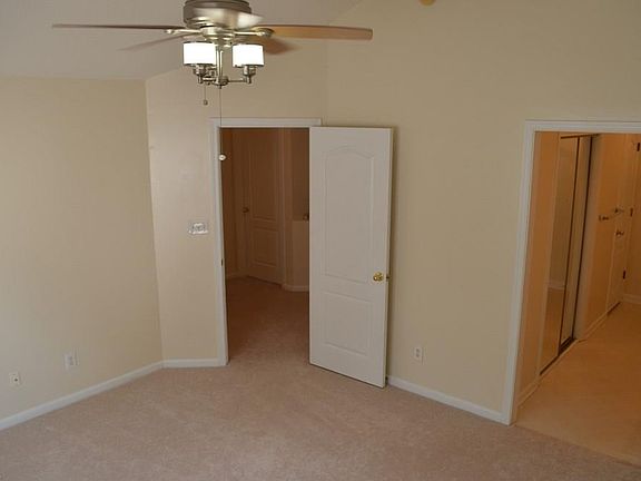 3rd image of 1902 Sawgrass Ln