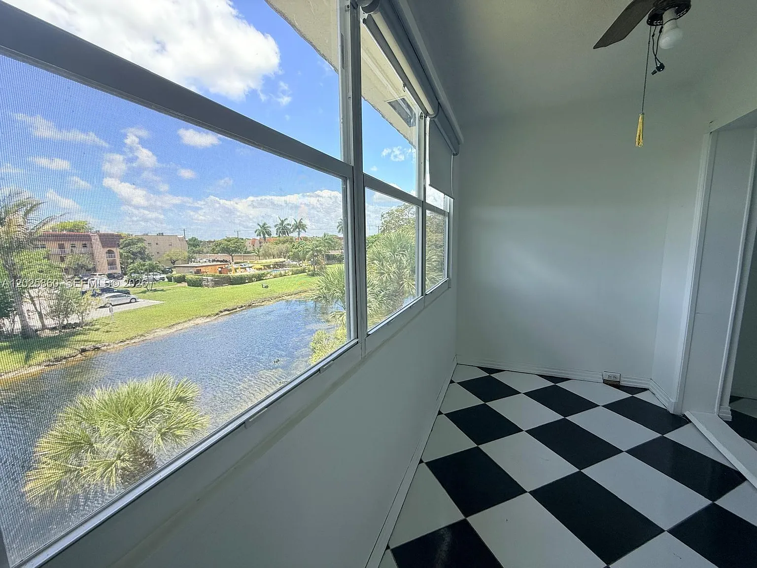 Sunrise Lakes 46 Condo — Photo 4