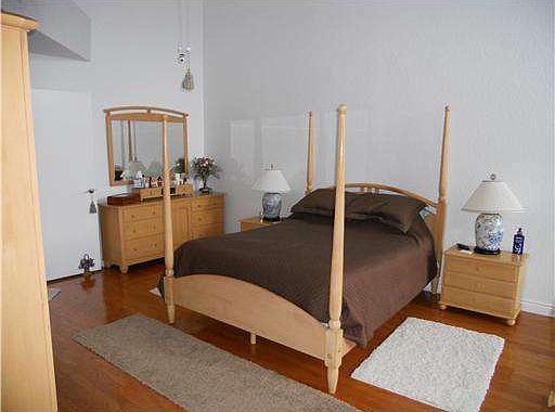 5th image of 1635 Royal Palm Dr S APT B