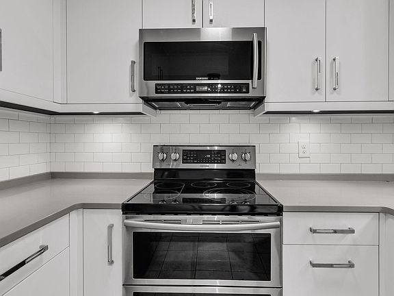 5th image of 21 Rivers Point Row APT 8H