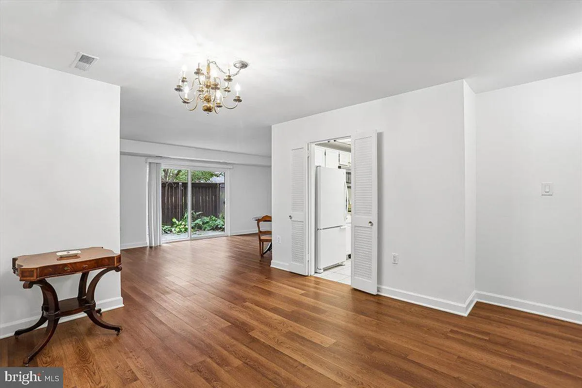 2 bed, 2.0 bath, 1178 sqft, $1,950 — Photo 4
