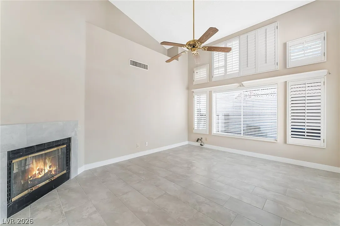 3 bed, 2.0 bath, 1655 sqft, $2,025 — Photo 4