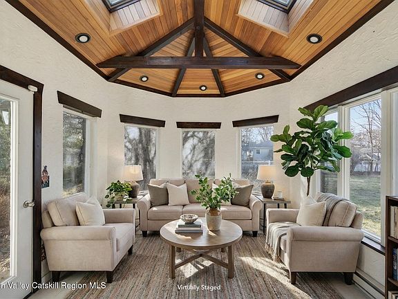 4th image of 116 Wildwing Park Road