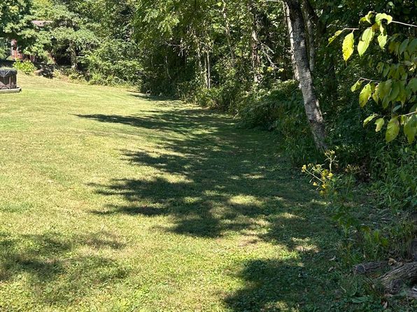 14306 S State Route 20, Hinton, WV 25951