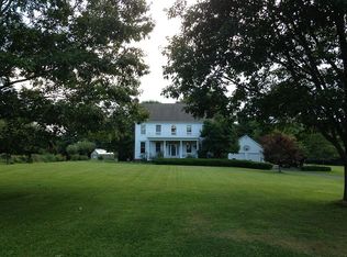 2220 Hilltop Rd, Manheim, PA 17545