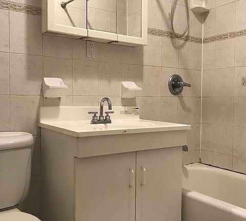 3rd image of 724 Broadway Fl 2