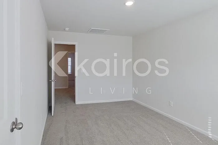 2541 Banyan Cir — Photo 11