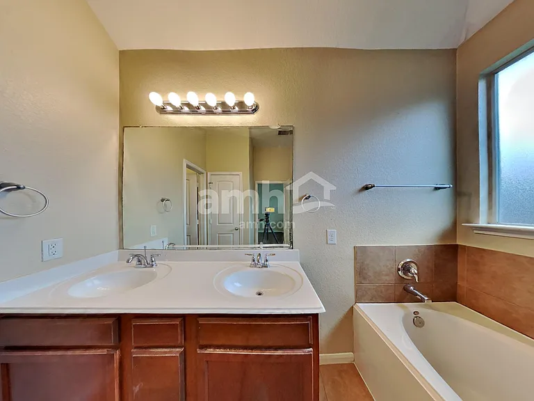 15815 Egret Field Ln — Photo 11
