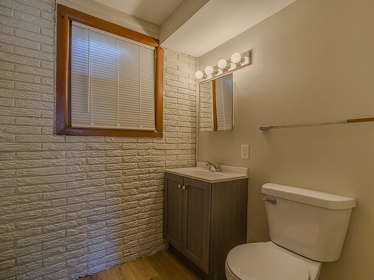 4363 Medina Dr — Photo 12
