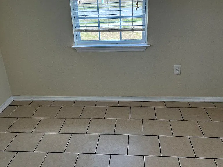 21463 Mallory Ave — Photo 12