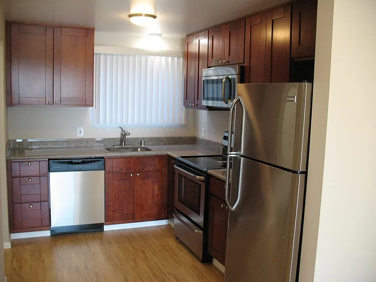 8415 Park Dr #6 — Photo 5