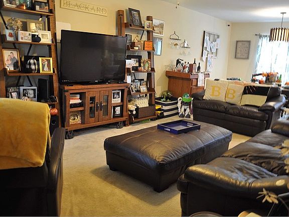 4th image of 125 Lillian Dr