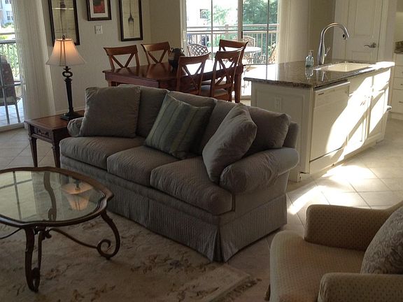 3rd image of 5076 Annunciation Cir Unit 305