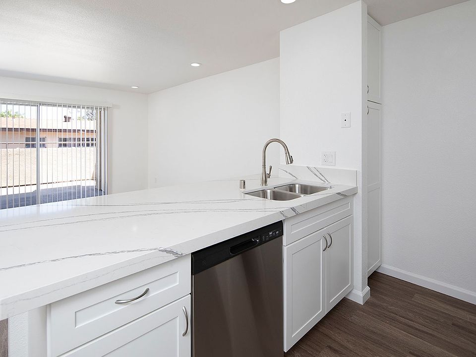 1st image of 4424-4454 44th St #333