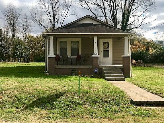 3rd image of 208 Montrose Ave