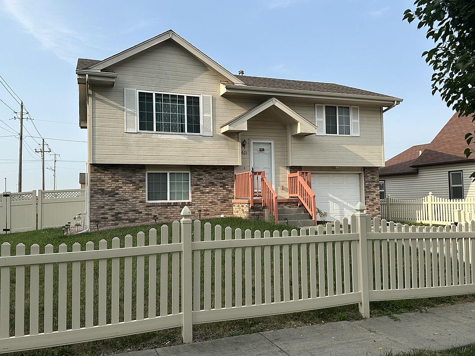 1601 15th Ave, Council Bluffs, IA 51501 Zillow